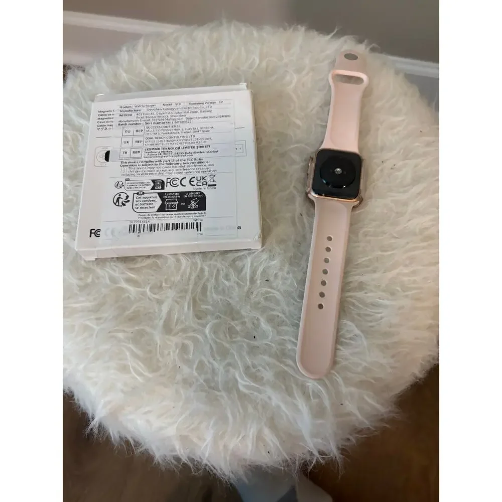40mm Apple Watch SE bundle